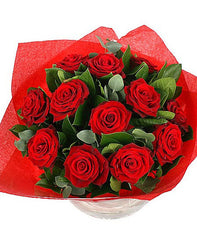 12 Sumptuous Red Roses
